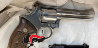 Blitz a Miano: trovate due pistole pronte all'uso