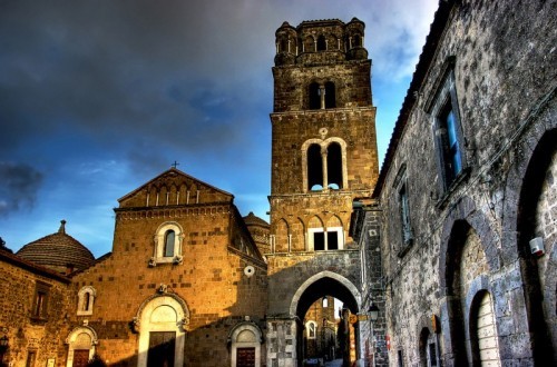 Irene Grandi in concerto dal vivo giovedì 3 settembre a Casertavecchia alla 48esima edizione di Settembre al Borgo evento diretto da Enzo Avitabile. Irene Grandi in concerto dal vivo giovedì 3 settembre a Casertavecchia alla 48esima edizione di Settembre al Borgo evento diretto da Enzo Avitabile.