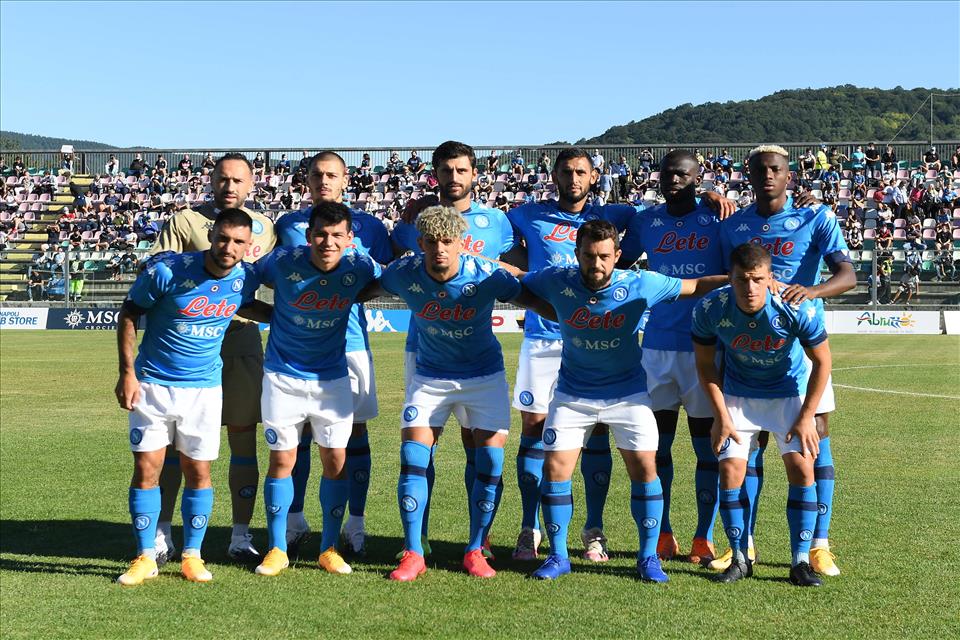 Calcio Napoli: show di Osimhen in amichevole contro il Teramo