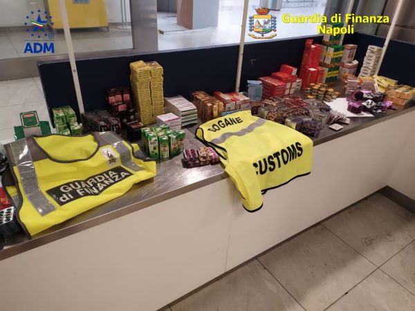 Aeroporto di Capodichino: sequestrate oltre mille confezioni di farmaci non a norma