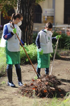 Sessanta volontari ripuliscono il Tondo di Capodimonte: raccolti 150 sacchi