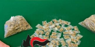 Castellammare di Stabia, droga in pilastro casa: 3 arresti