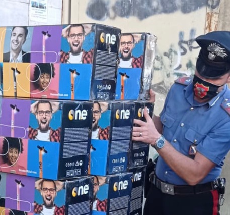 Piazza Mercato, monopattini rubati venduti prezzo maggiorato