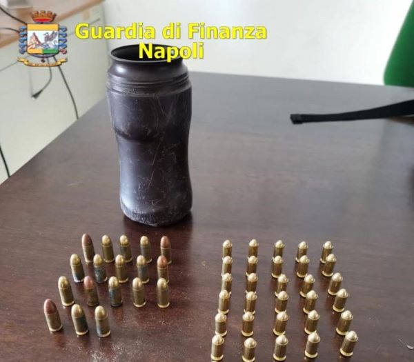 Lettere, GdF sequestra 50 munizioni e un caricatore: erano nascosti in un barattolo di caffè