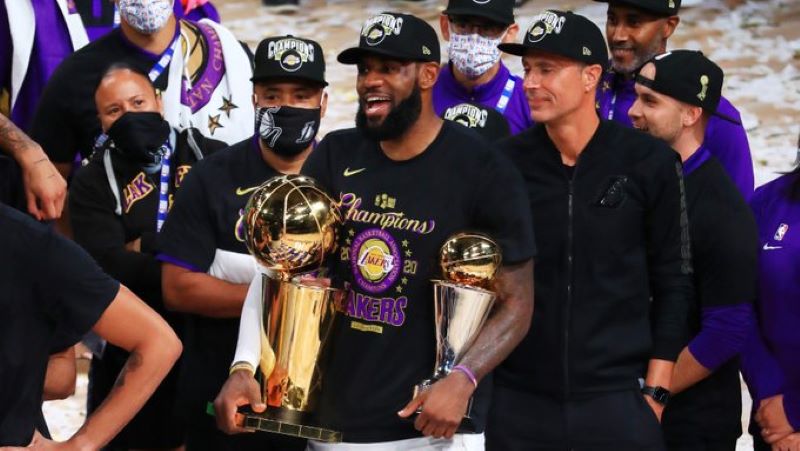 NBA, Los Angeles Lakers campioni: l’apoteosi di LeBron e la lezione di un intero campionato