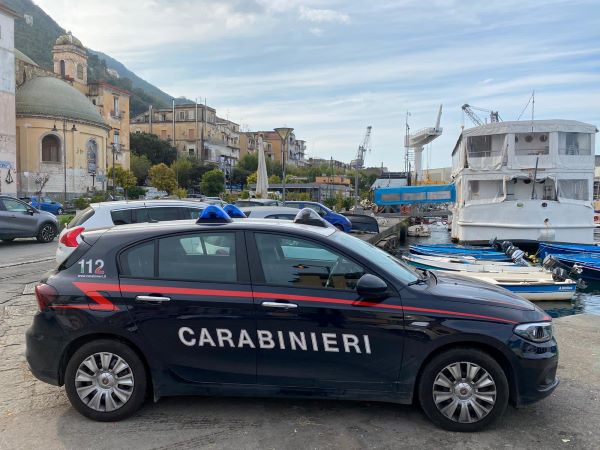 Castellammare di Stabia, controlli antidroga dei Carabinieri: tre arresti