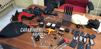 Chiaia, smantellata organizzazione specializzata in furti di auto di lusso: sette arresti
