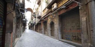 San Gregorio Armeno, botteghe al lavoro per il Natale