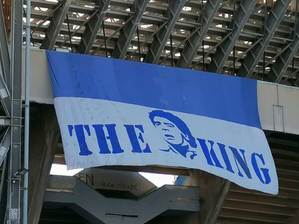 D10S per sempre: de Magistris annuncia lo “Stadio Diego Armando Maradona” D10S per sempre: de Magistris annuncia lo “Stadio Diego Armando Maradona”