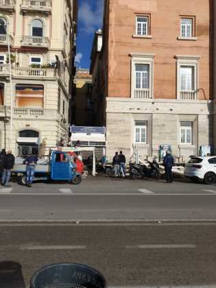 Maltempo a Napoli: riaperta via Partenope dopo la terribile mareggiata (GALLERY)