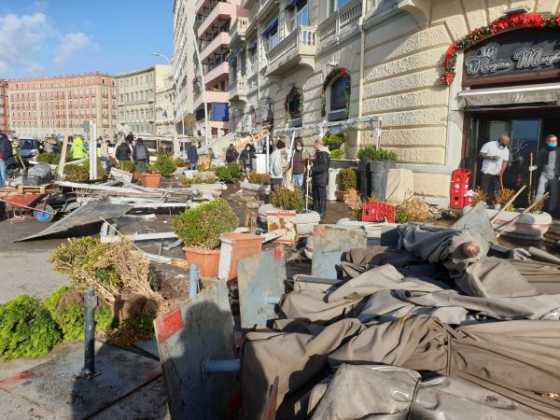 Maltempo a Napoli: riaperta via Partenope dopo la terribile mareggiata (GALLERY)