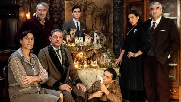 “Natale in casa Cupiello” diventa film su Rai Uno e conquista tra 5.6 milioni di telespettatori per uno share al 23.9%.