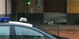 Santa Lucia di Serino, bomba carta esplode davanti a un bar: l’ombra del racket
