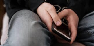 Stalking, a Ischia indagati quattro minorenni