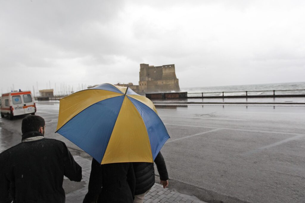 Meteo Napoli, sabato tornano le piogge: le previsioni fino al weekend