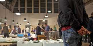 Mugnano, spari al mercato del pesce: 2 feriti