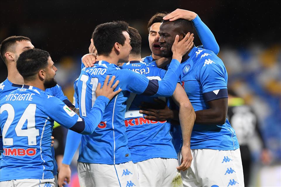 Calcio Napoli in semifinale di Coppa Italia: battuto lo Spezia 4-2
