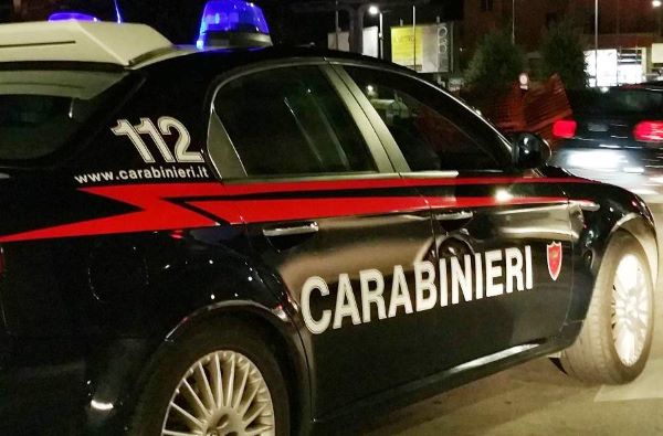 Castello di Cisterna, 20enne ferito al petto: è grave