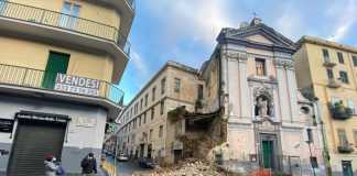 Piazza Cavour, crolla facciata della chiesa del Rosariello
