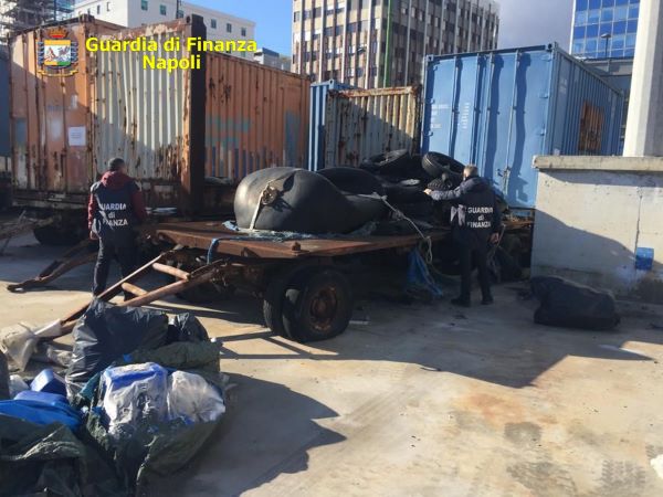 Porto di Napoli, GdF sequestra 100 tonnellate di rifiuti speciali: tre denunce