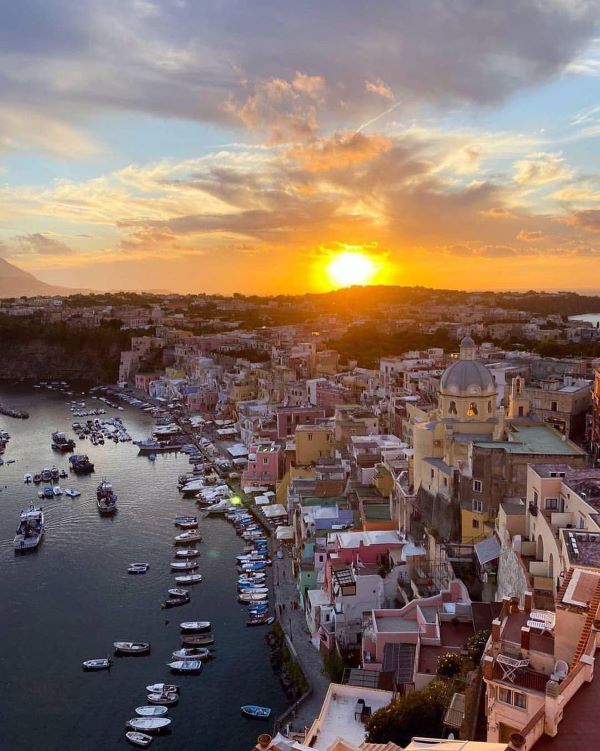 Procida Capitale della Cultura 2022, Mimmo Barra: “Un volano per il Golfo di Napoli”