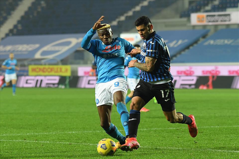 Calcio Napoli annientato dall’Atalanta: 4-2. Squadra llo sbando