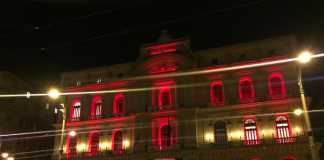 La Camera di Commercio si illumina di rosso per vittime femminicidio