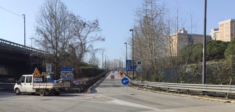Napoli, sono iniziati i lavori alla Perimetrale di Melito chiusa per il furto di guardrail