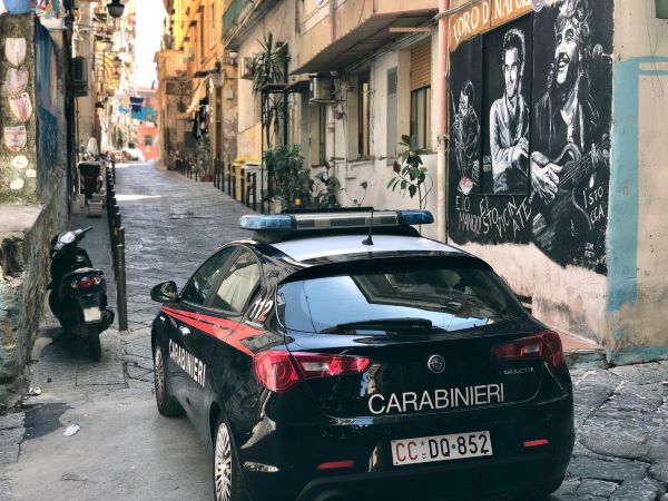 Quartieri Spagnoli, controlli dei Carabinieri: cinque denunce