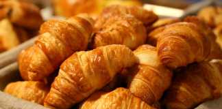 Torre Del Greco: chiusa cornetteria in via Nazionale