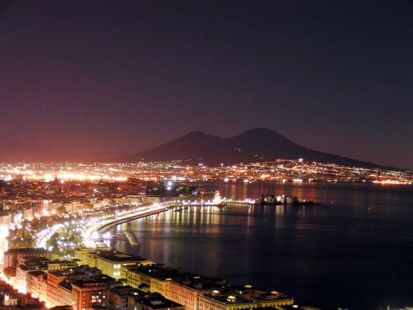 Una notte a Napoli: ecco quali sono i cinque luoghi più famosi della movida