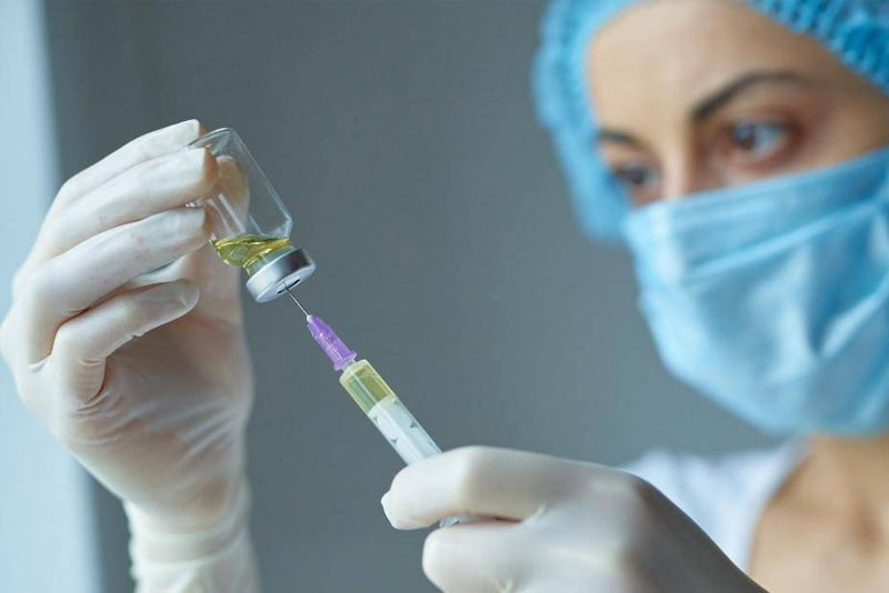 Vaccini anti-Covid, dopo 6 mesi la protezione scende al 40%