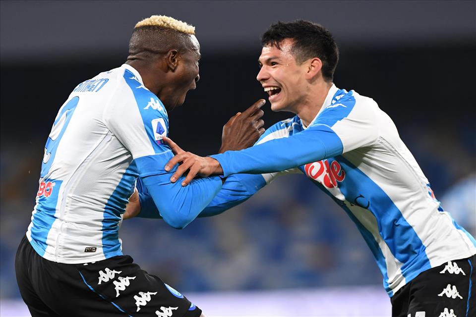 Che spettacolo al Maradona: Calcio Napoli straripante. 5-2 alla Lazio. Mertens nella storia