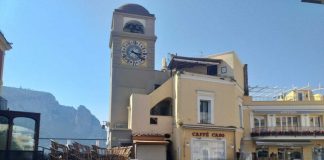 Capri, protesta in "piazzetta" dei lavoratori stagionali