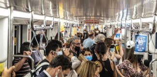 Mascherine, ecco quale è meglio usare sui mezzi pubblici