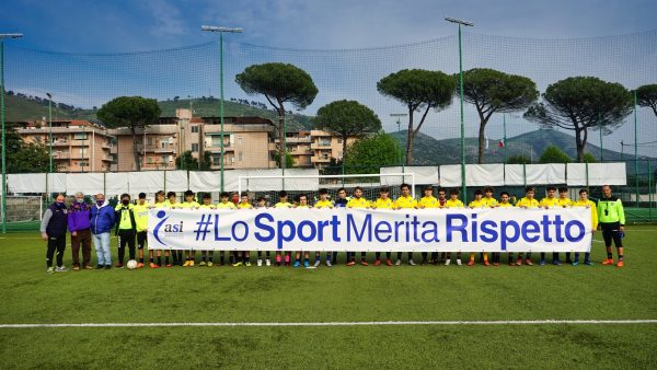Il mondo dello sport chiede aiuto, anche a Caserta il flash-mob #LoSportMeritaRispetto
