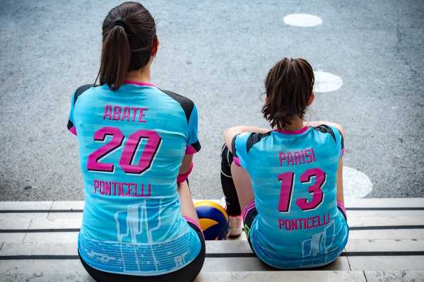 Ospedale del Mare, omaggio della Nuova Polisportiva Ponticelli ai medici e agli infermieri