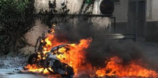 Piano di Sorrento, incendiano 2 scooter: arrestati