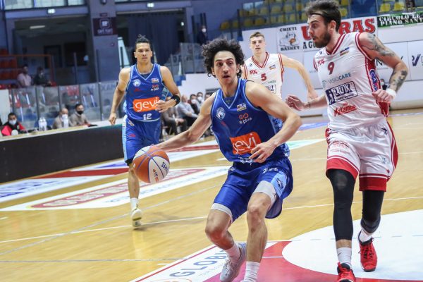 Girone Rosso: Lux Chieti Basket-Gevi Napoli Basket 58-60