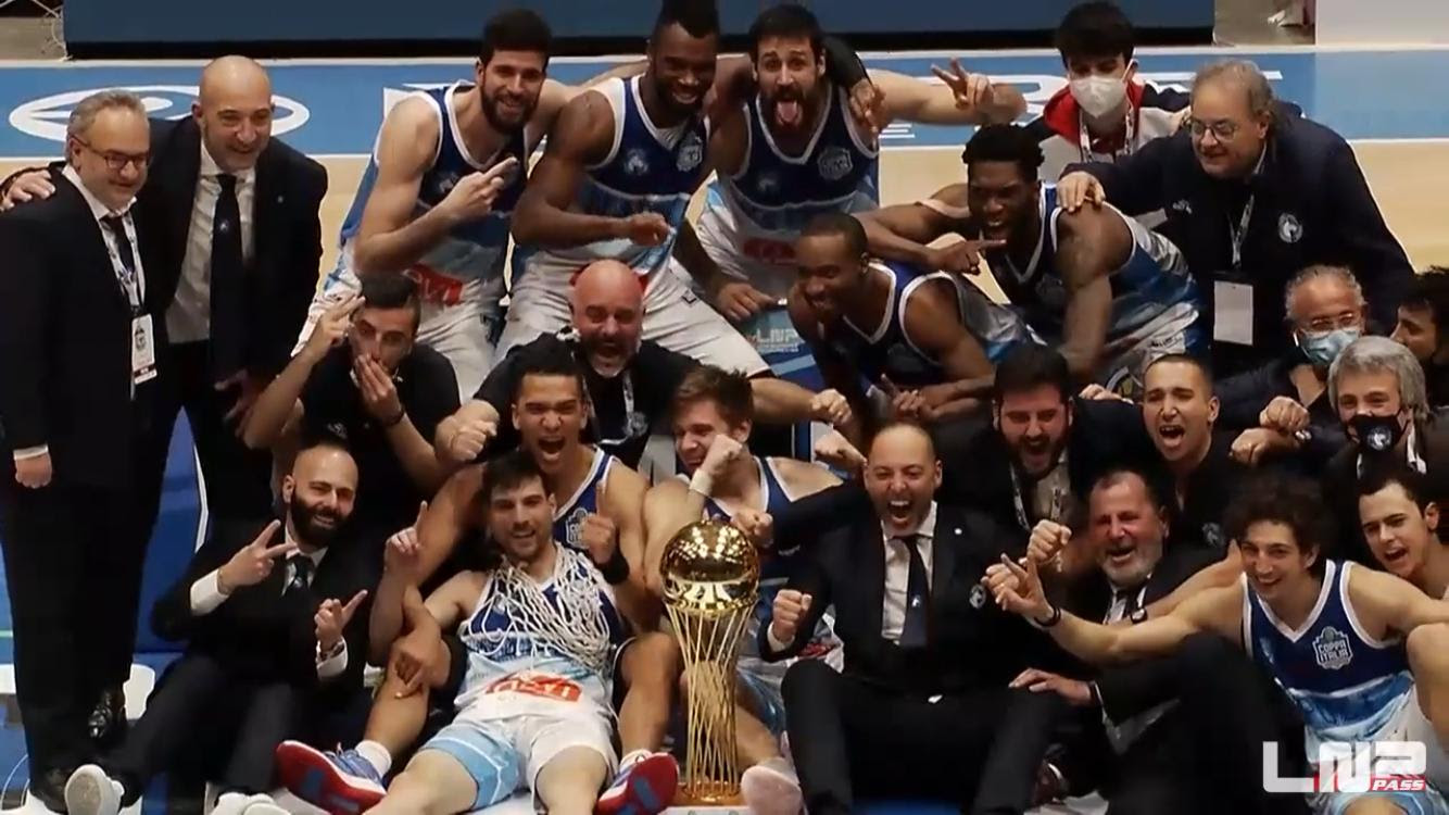 La Gevi Napoli Basket vince la Coppa Italia