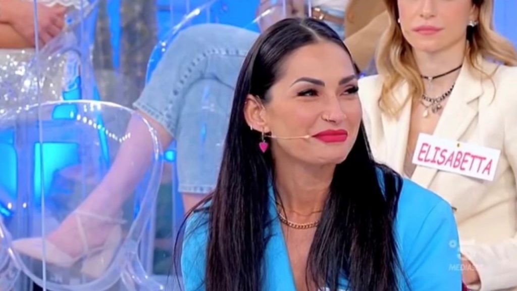 Uomini e Donne, anticipazioni. Ida Platano ha deciso di tornare nel parterre del trono over per trovare l’amore. #anticipazioni #idaplatano #tronoover #uominiedonne