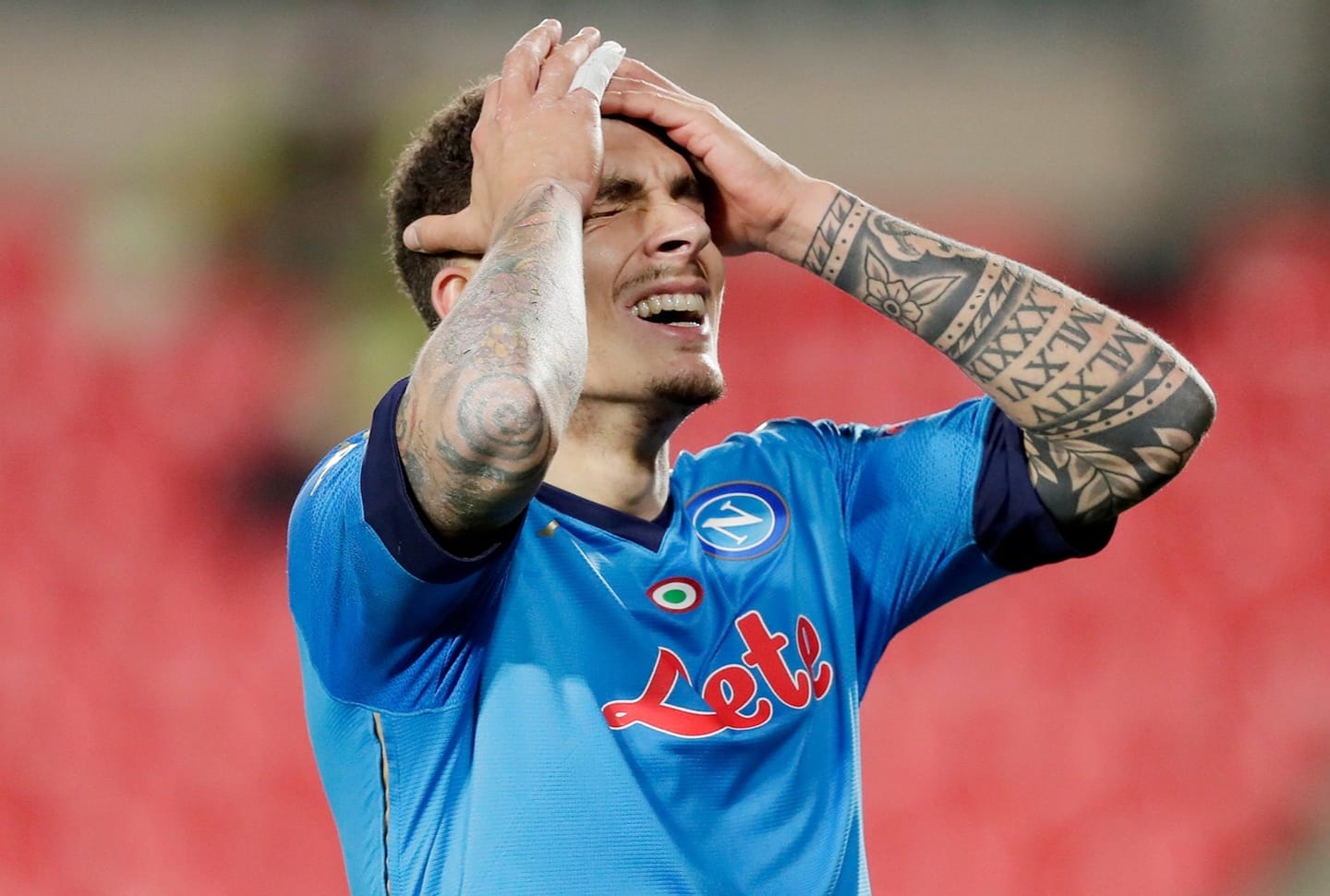 Che delusione: il Calcio Napoli butta via la qualificazione alla Champions: solo 1-1 contro il Verona