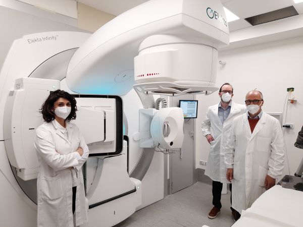 Policlinico Vanvitelli di Napoli: nuovo acceleratore per la Radioterapia con personale dedicato (VIDEO) Policlinico Vanvitelli di Napoli: nuovo acceleratore per la Radioterapia con personale dedicato (VIDEO)