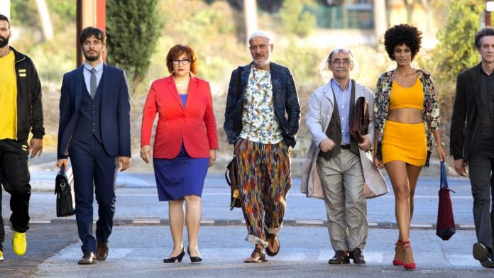 Stasera in tv sabato 16 luglio: "Arrivano i Prof" su Sky Cinema