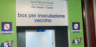 Vaccini a Napoli, scorte quasi finite: aperti 2 hub su 5