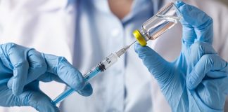 Vaccino, Iss: dopo 6 mesi la protezione cala dal 95% all'82%