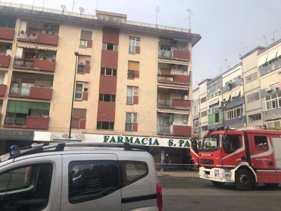 Fuorigrotta, sgomberato edificio a rischio crollo per una infiltrazione d'acqua
