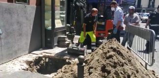 Via Filangieri, banda del buco in azione: sventata rapina