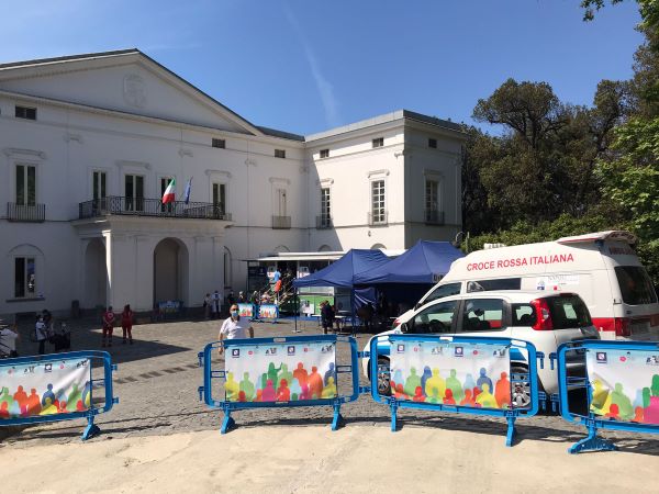 Vaccino anti Covid 19: camper Asl Napoli 1 alla Villa Floridiana fino al 6 giugno