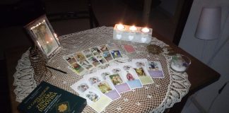 Cartomante denunciata a Napoli per estorsione on line